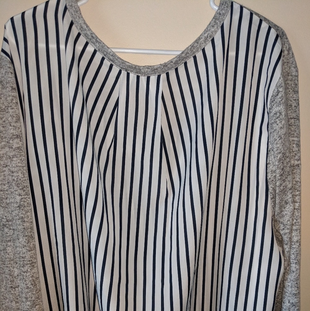 SOLD Lane Bryant Top - Picture 2 of 4